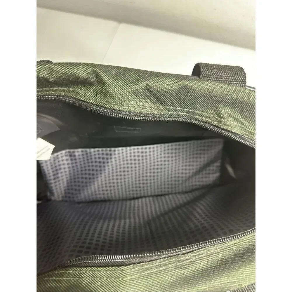 Coleman Large Green 3 Pocket Carry Bag Handles and Stap Green Black Trim 11x15